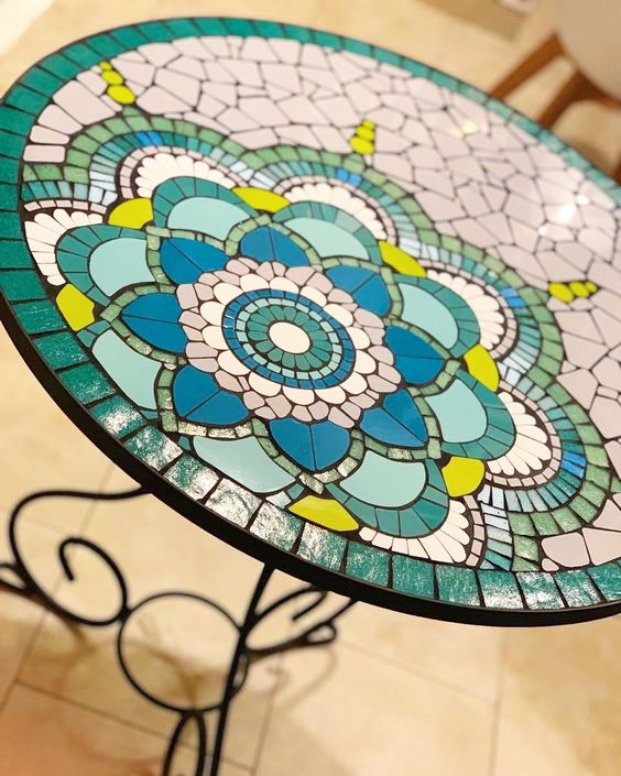 Beginner mosaic class - Studio Lamandra - 25 November - 9am-1pm